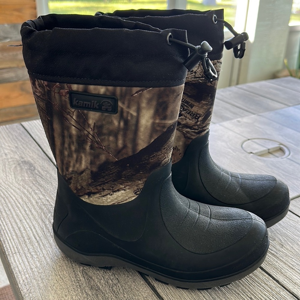 KAMIK NEOPRENE SNOW BOOTS - BOYS SIZE 3 - CAMO